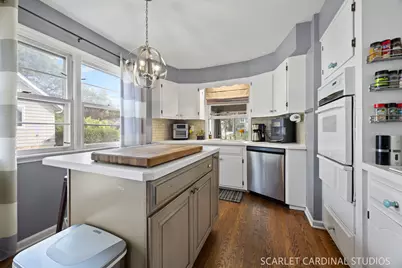 1210 S Gables Boulevard, Wheaton, IL 60189 - Photo 4