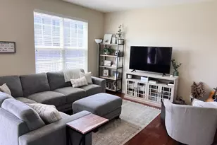 1641 Deer Pointe Dr, South Elgin, IL 60177 - Photo 8