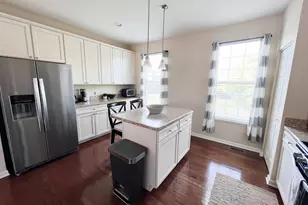 1641 Deer Pointe Dr, South Elgin, IL 60177 - Photo 4