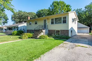 2109 W Pacific Ave, Waukegan, IL 60085 - Photo 1