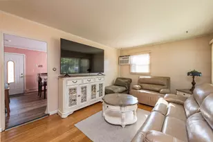 2109 W Pacific Ave, Waukegan, IL 60085 - Photo 4