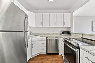 3660 N Lake Shore Dr, Chicago, IL 60613 - Photo 10
