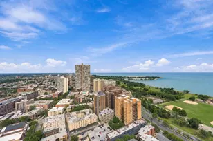 3660 N Lake Shore Dr, Chicago, IL 60613 - Photo 4