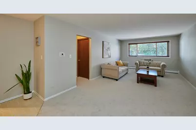 8541 Lotus Avenue #710, Skokie, IL 60077 - Photo 4