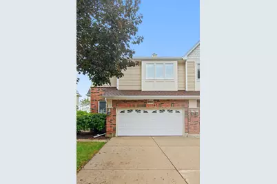 360 Parkview Terrace, Buffalo Grove, IL 60089 - Photo 2
