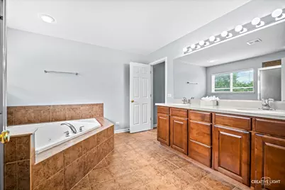 2038 Padua Drive, Elgin, IL 60123 - Photo 18
