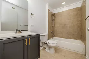 1122 W Catalpa Ave, Chicago, IL 60640 - Photo 6