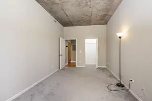 1122 W Catalpa Ave, Chicago, IL 60640 - Photo 4