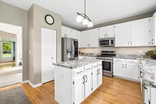 34316 N Old Walnut Cir, Gurnee, IL 60031 - Photo 6