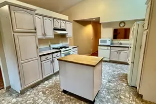 17 Heather Dr, Lasalle, IL 61301 - Photo 6