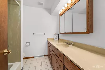 1211 Westhaven Drive, Wheaton, IL 60189 - Photo 4
