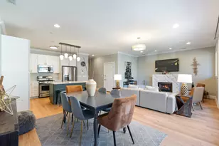 2463 W Foster Ave, Chicago, IL 60625 - Photo 10