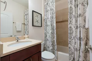 2463 W Foster Ave, Chicago, IL 60625 - Photo 24
