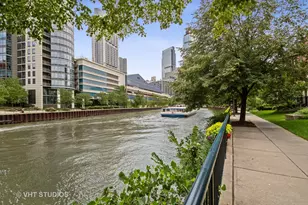 501 N Clinton St, Chicago, IL 60654 - Photo 28