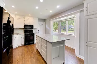 2925 E 188th Place, Lansing, IL 60438 - Photo 8