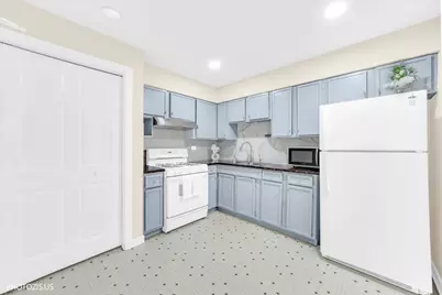 8852 N Leslie Lane #2C, Des Plaines, IL 60016 - Photo 6