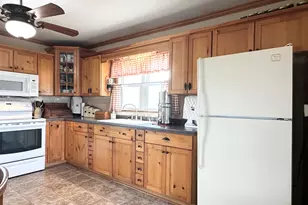 260 E 3300 North Rd, Herscher, IL 60941 - Photo 10
