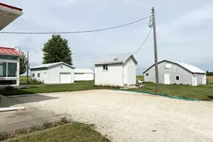 260 E 3300 North Rd, Herscher, IL 60941 - Photo 4