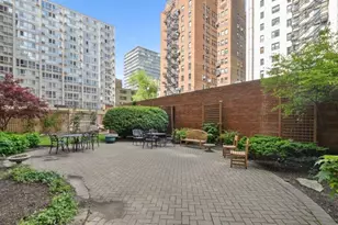 2909 N Sheridan Rd, Chicago, IL 60657 - Photo 2