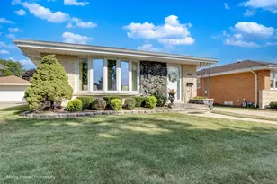 2923 Downing Ave W, Westchester, IL 60154 - Photo 2