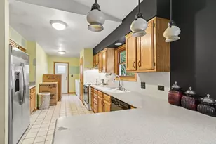 821 S Hough St, Barrington, IL 60010 - Photo 10