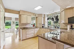 862 Oak Hill Rd, Lake Barrington, IL 60010 - Photo 10