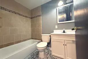 3023 Jamestown Ct, Streamwood, IL 60107 - Photo 10