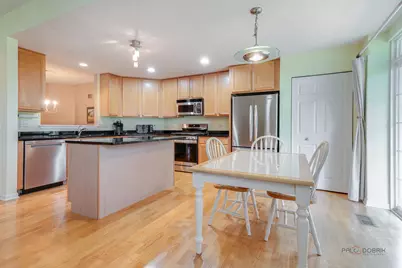 210 Shadow Creek Circle #210, Vernon Hills, IL 60061 - Photo 12
