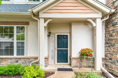 210 Shadow Creek Circle #210, Vernon Hills, IL 60061 - Photo 2