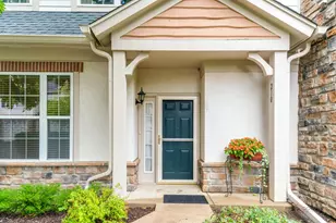 210 Shadow Creek Circle, Vernon Hills, IL 60061 - Photo 2