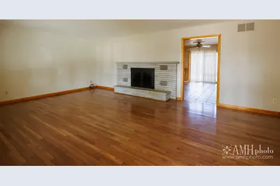 1033 W Hawkins Street, Kankakee, IL 60901 - Photo 8