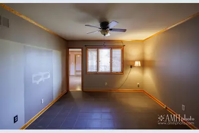 1033 W Hawkins Street, Kankakee, IL 60901 - Photo 22