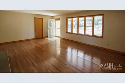 1033 W Hawkins Street, Kankakee, IL 60901 - Photo 6