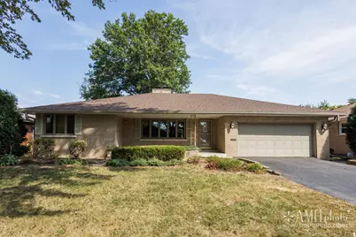 1033 W Hawkins Street, Kankakee, IL 60901 - Photo 2