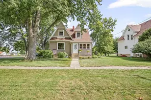 416 N Spencer St, Odell, IL 60460 - Photo 1