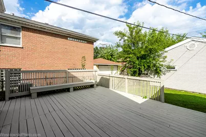 7261 N East Prairie Road, Lincolnwood, IL 60712 - Photo 34