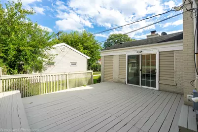 7261 N East Prairie Road, Lincolnwood, IL 60712 - Photo 36