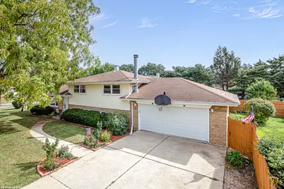 5443 W 83 Place, Burbank, IL 60459 - Photo 2