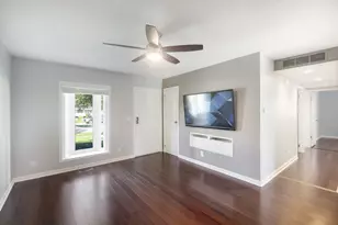917 Sunnydale Blvd, Streamwood, IL 60107 - Photo 2