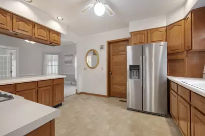 302 N State Street, Marengo, IL 60152 - Photo 10