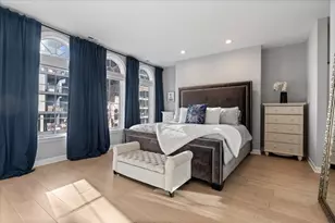 363 W Superior St, Chicago, IL 60654 - Photo 16