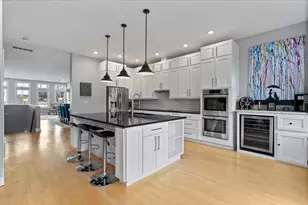 363 W Superior St, Chicago, IL 60654 - Photo 14