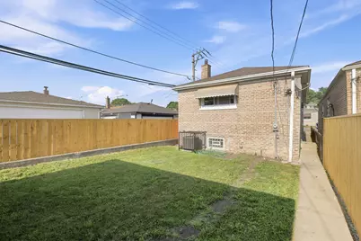 9314 S Colfax Avenue, Chicago, IL 60617 - Photo 22
