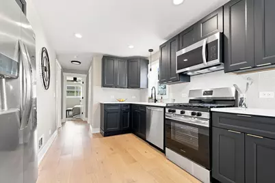 9314 S Colfax Avenue, Chicago, IL 60617 - Photo 8