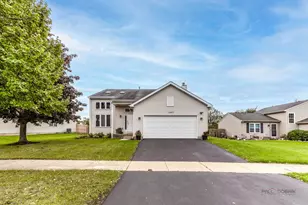 1247 Pheasant Dr, Zion, IL 60099 - Photo 2