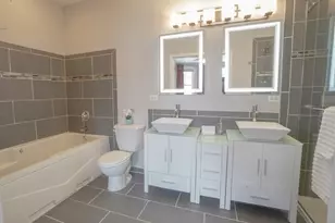 155 Festival Ct, Elgin, IL 60120 - Photo 8