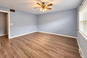 2613 Midland Dr, Naperville, IL 60564 - Photo 14