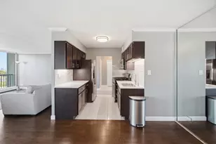 40 N Tower Rd, Oak Brook, IL 60523 - Photo 8