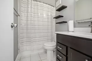40 N Tower Rd, Oak Brook, IL 60523 - Photo 14