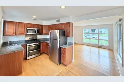 5816 W Greenleaf Avenue, Chicago, IL 60646 - Photo 6